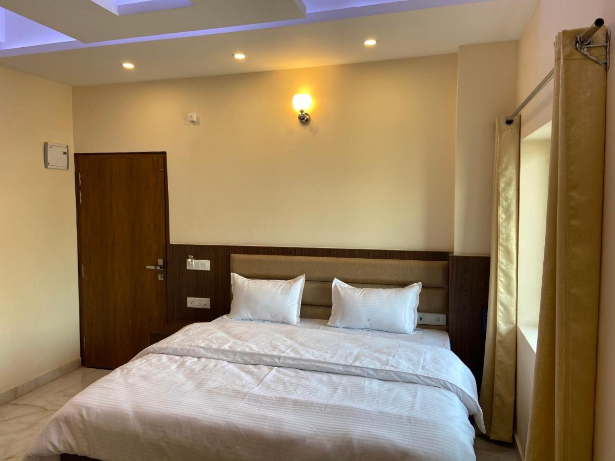 Hotel Tulsi Villa Деградун Екстер'єр фото